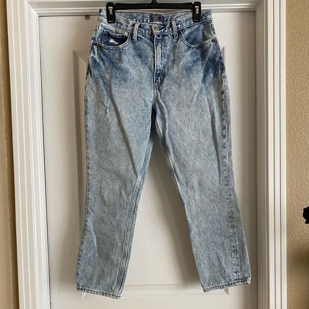 Abercrombie & Fitch light wash high rise mom jeans
